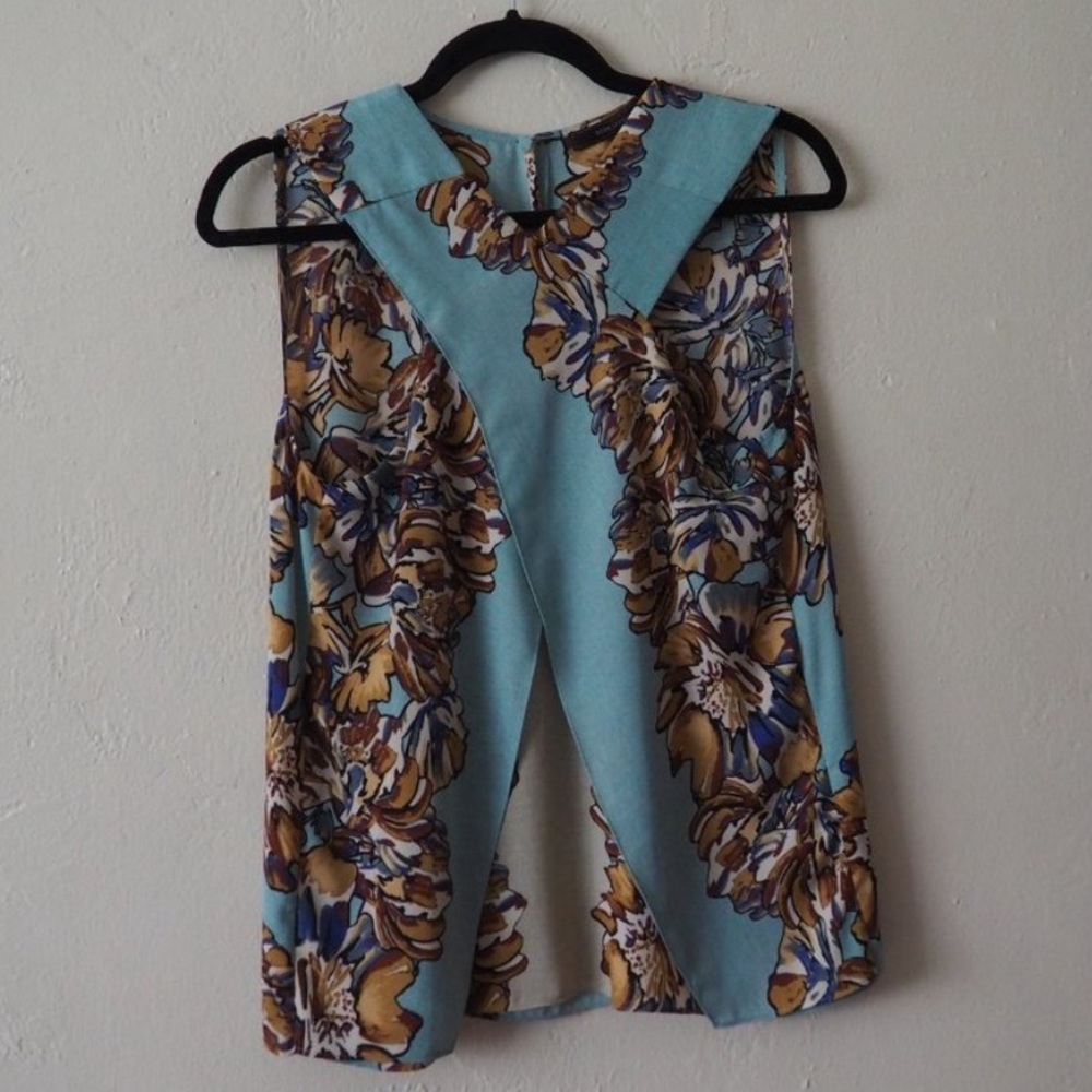 BCBGMaxAzria Maryssa sleeveless floral top NWOT - Picture 8 of 11
